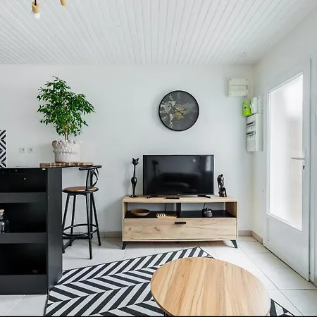 Maisonnette Jardin * Merignac (Gironde)